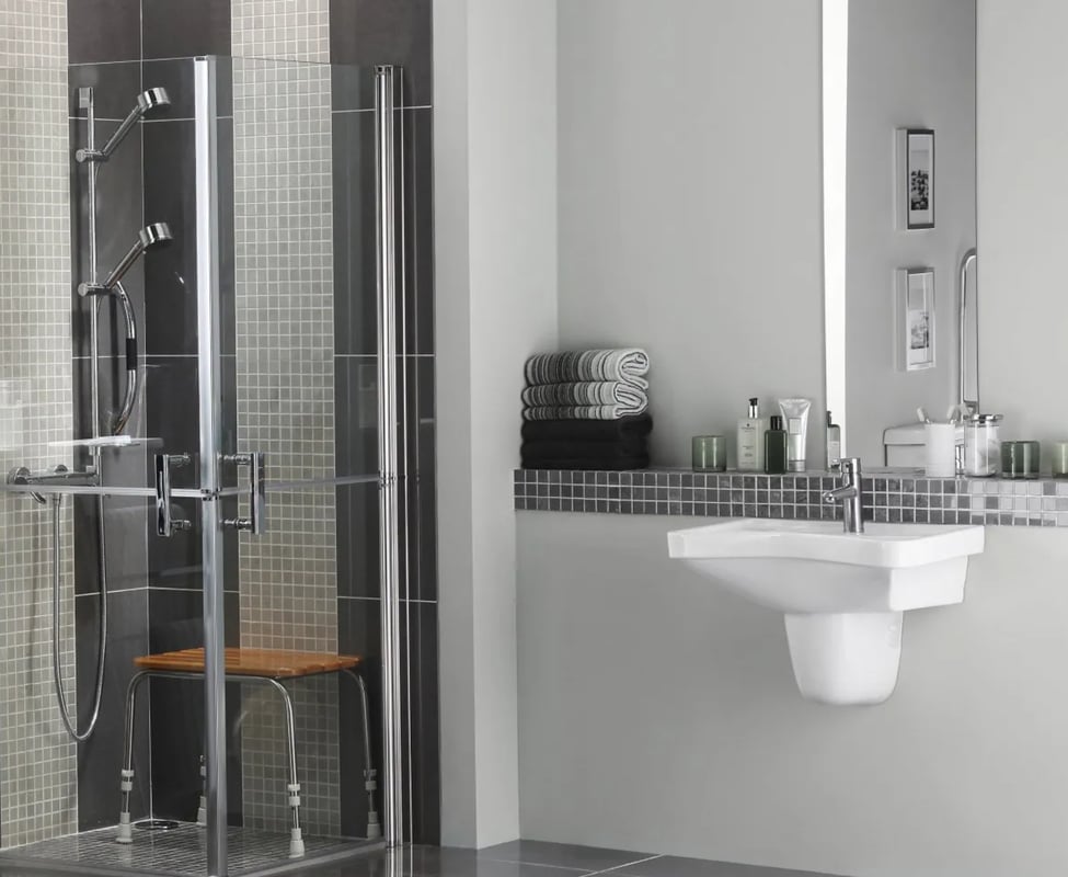 Vue d'ensemble rénovation salle de bain moderne Mantes